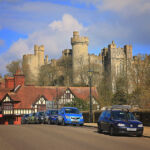 Деревня Арундел, графство Западный Сассекс, Англия Деревня Арундел, графство Западный Сассекс, Англия